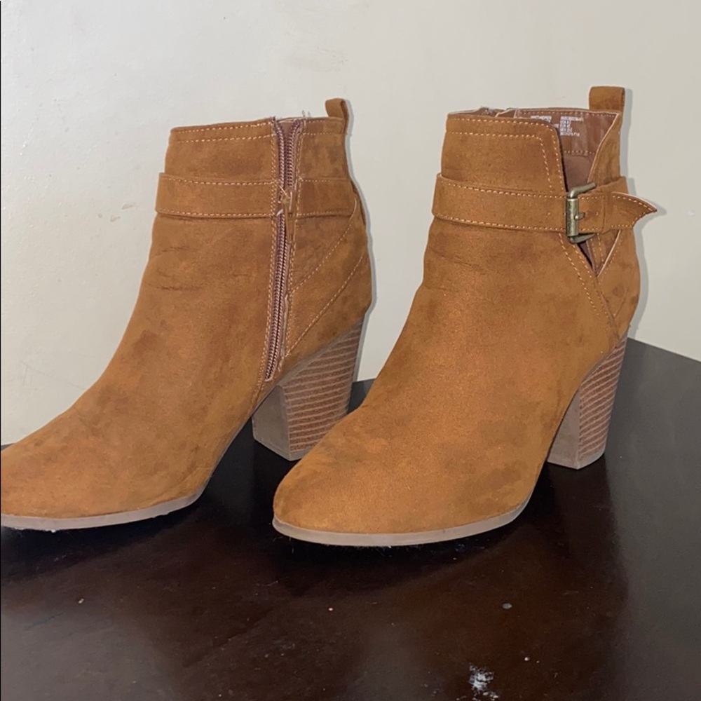 Time & Tru heeled boots !!
